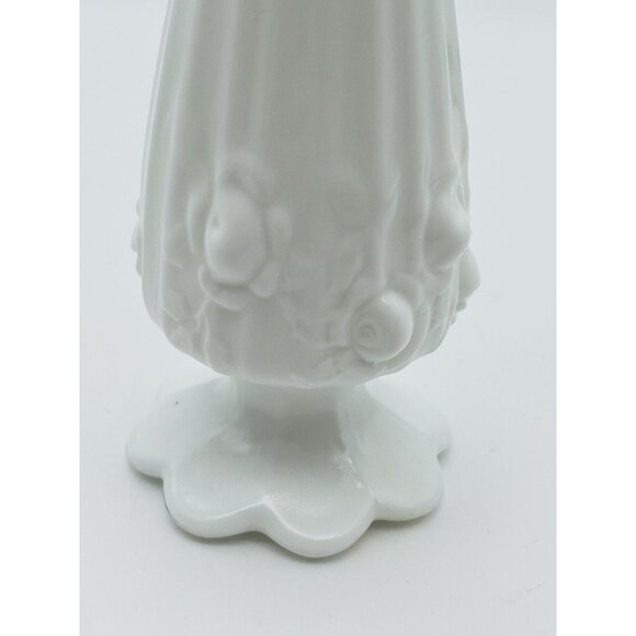 VTG Fenton Swung Vase White Milk Glass Cabbage Rose 10.5” Inch Petal Base MCM - Picture 5 of 7